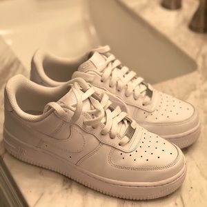NIKE Air Force 1 ‘07